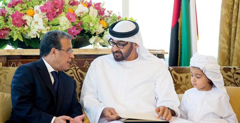 في سرية تامة.. سفير المغرب يغادر  الإمارات