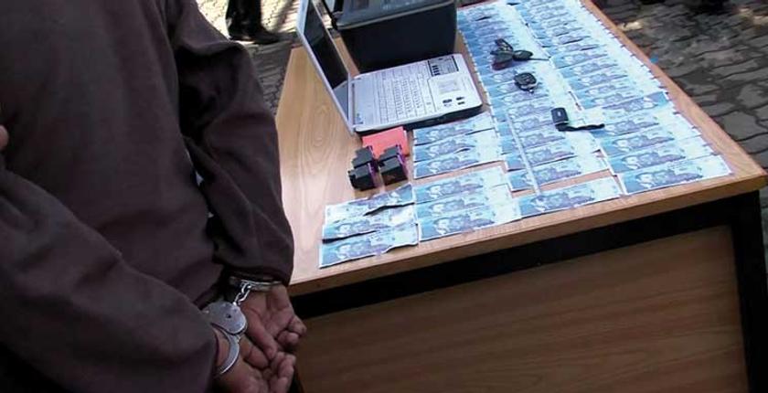 العيون.. توقيف مغربي مقيم بإسبانيا متورط في تزوير الأوراق المالية