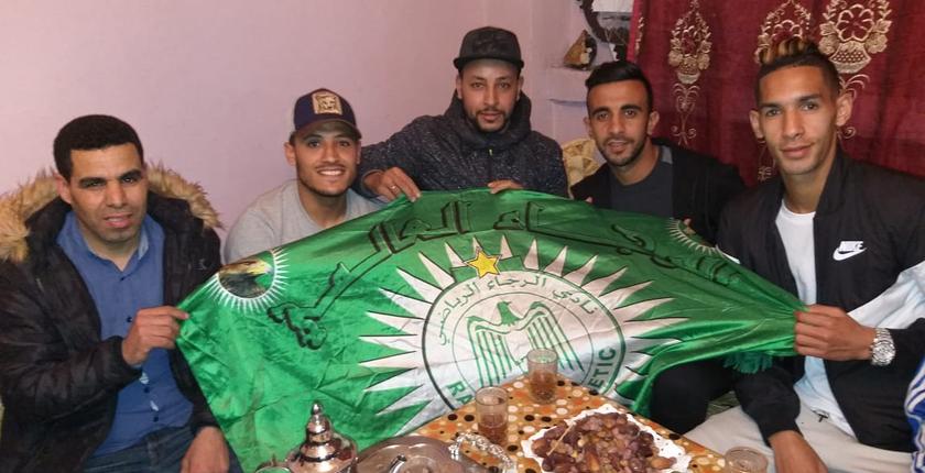 نجوم الرجاء يحلون ببيت المشجع الراحل "وليد الحميدي"