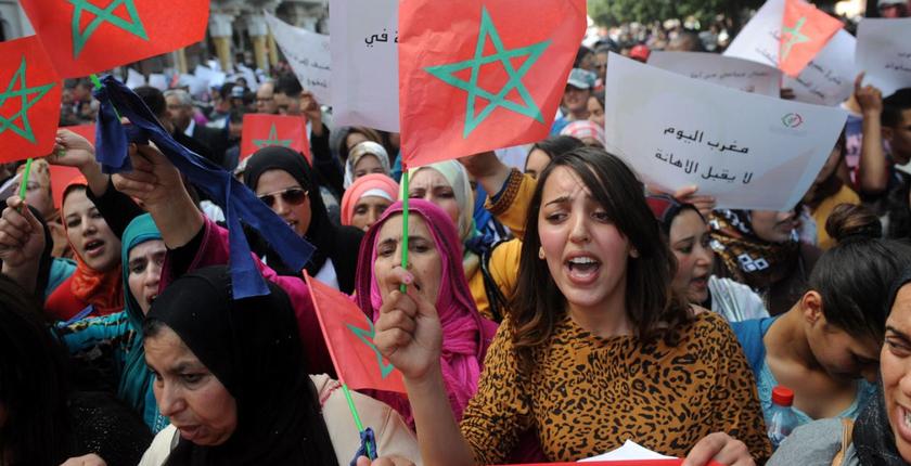 نداء للمغربيات للخروج إلى الشارع وتأكيد أن وقوفهن رهين بـ"توقيف العالم"
