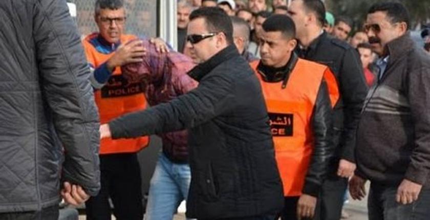 مختل عقليا يروع ساكنة فاس.. وهذا ما حدث