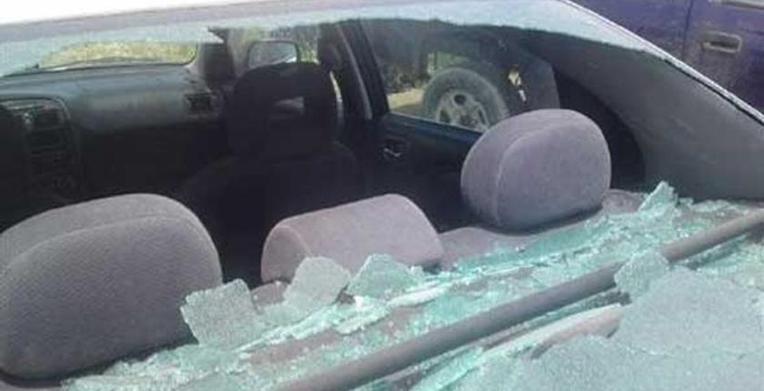 مجهولون يحطمون زجاج سيارتين تابعتين للدولة باليوسفية
