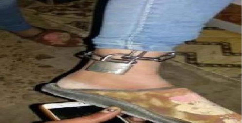 أمن ميسور يحقق مع أب احتجز ابنته القاصر وربطها بسلسلة حديدية