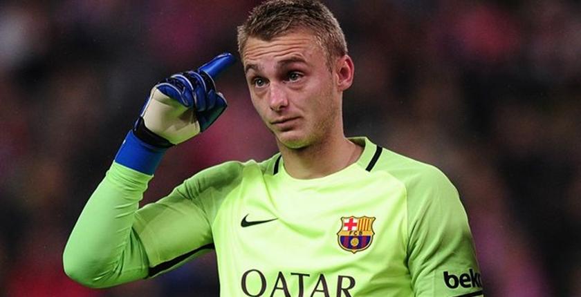 قبل الكلاسيكو.. برشلونة يفتقد حارسه 6 أسابيع للإصابة