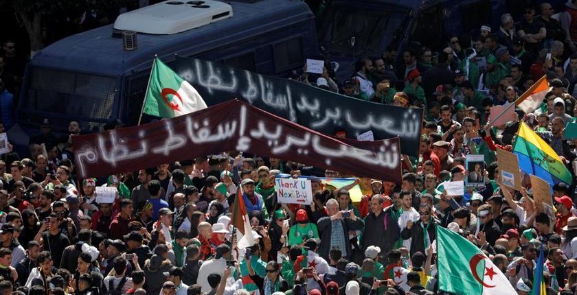بعد طول انتظار...بوتفليقة يوافق على تسليم السلطة لرئيس جزائري منتخب 