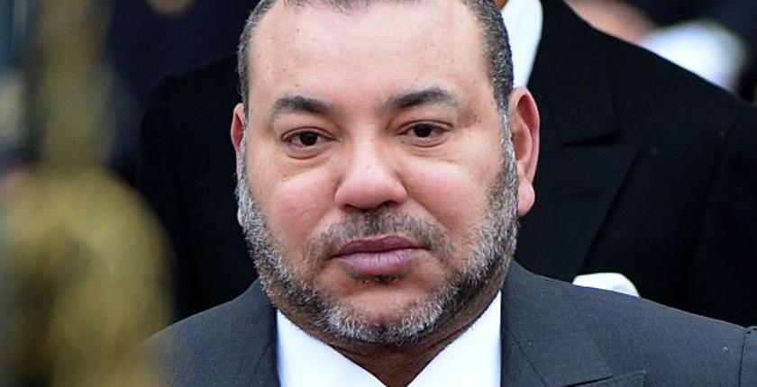 جلالة الملك يعزي أفراد أسرة المرحوم عزيز موهوب