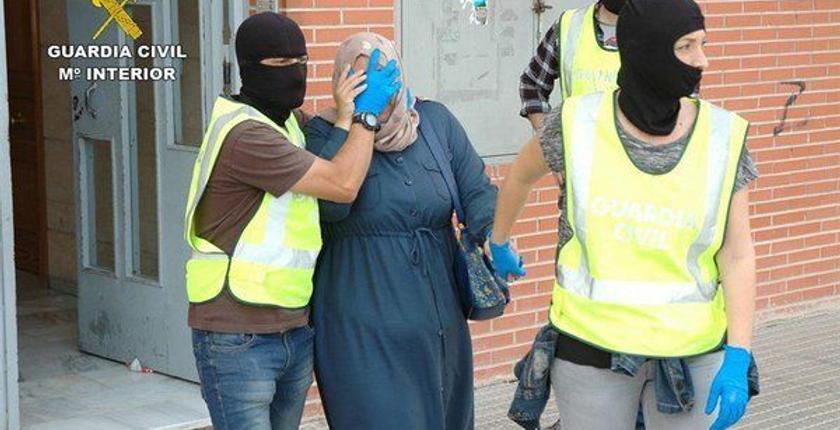 توقيف مغربية بإسبانيا مطلوبة من السلطات المغربية بتهمة النصب والاحتيال 