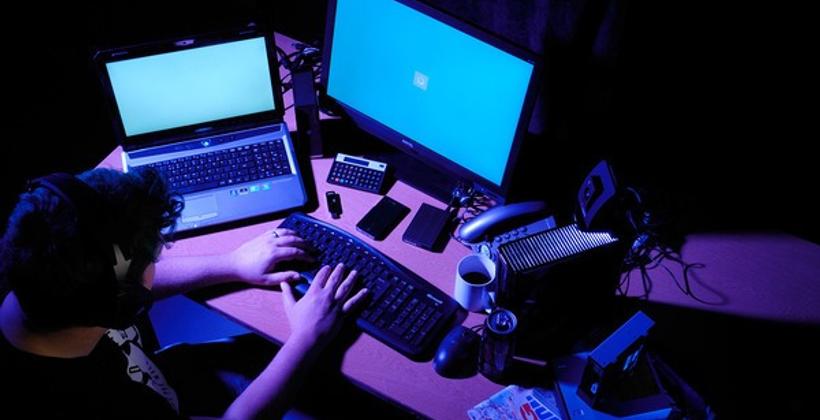 أمن مكناس يوقف شخصا لتورطه في المس بنظم المعالجة الآلية للمعطيات وقرصنة المواقع الإلكترونية