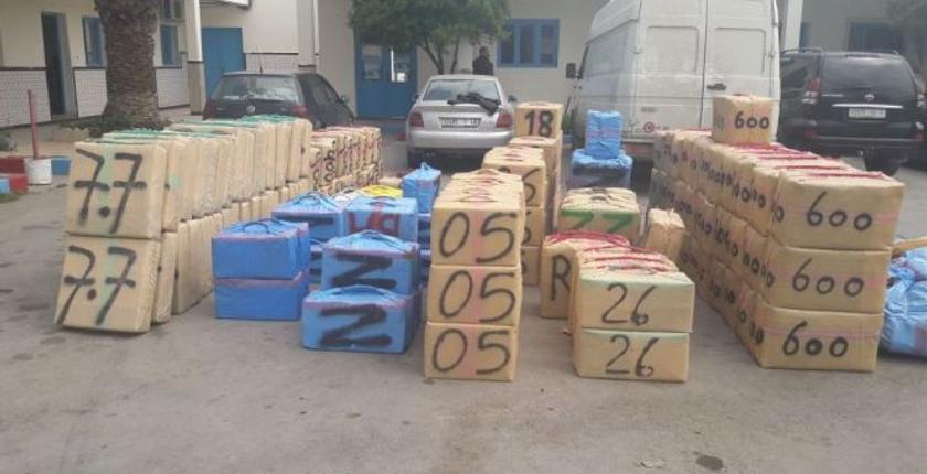 أمن أصيلة يحبط تهريب 700 كلغ من مخدر الشيرا