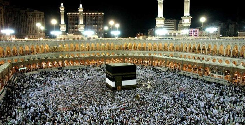 ضيوف الرحمان يؤدون طواف الإفاضة بالمسجد الحرام