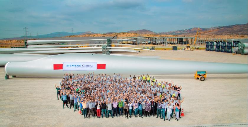 طنجة.. مصنع "Siemens Gamesa" تعانق عتبة 100 شفرة للطاقة الريحية