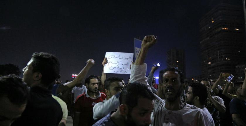 مصر...المظاهرات الغاضبة المطالبة برحيل السيسي تصل السويس وبورسعيد والصعيد 