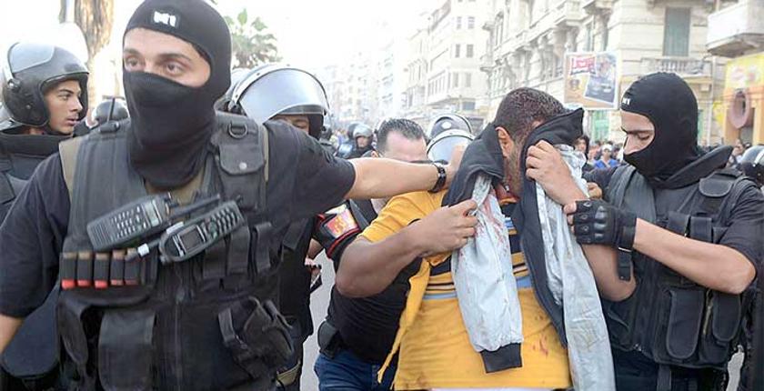 مصر...حملة الاعتقالات في المظاهرات الغاضبة تطال 1300 شخص