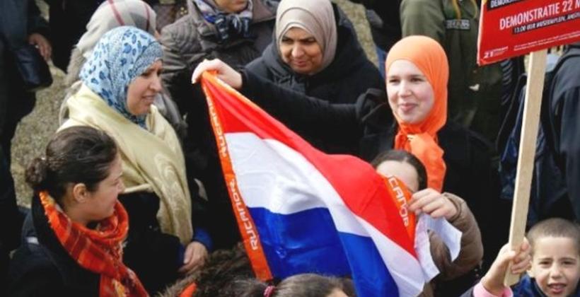 سابقة خطيرة.. مغاربة هولندا يرفضون جنسيتهم "الأصلية"