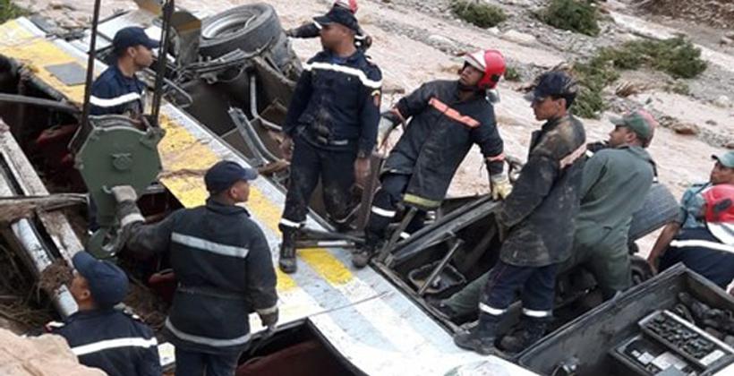 ارتفاع عدد قتلى "حافلة الرشيدية" إلى 14 شخصا.. ووزير الداخلية يحل بمكان الفاجعة 