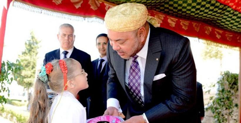 جلالة الملك يطلق مبادرة مليون محفظة.. و4 ملايين ونصف تلميذ يستفيد منها