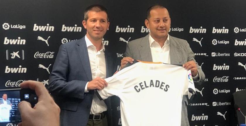 قبل مواجهة برشلونة...فالنسيا يقيل مدربه مارسيلينو ويعين سيلاديس خلفا له