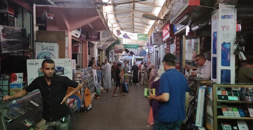 تجار سوق «كاسابراطا» يخوضون إضرابا عاما