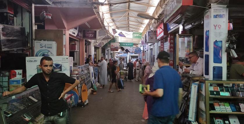 تجار سوق «كاسابراطا» يخوضون إضرابا عاما