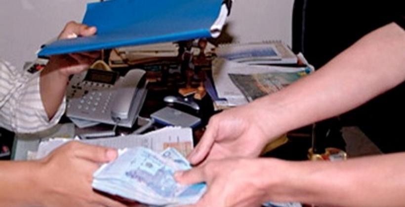 400 درهم رشوة تطيح بعضو غرفة الصناعة التقليدية بالقنيطرة