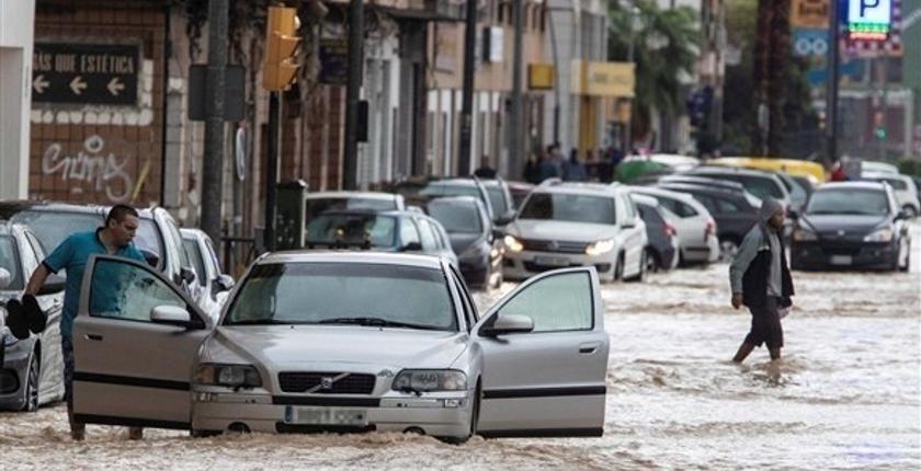 سوء الأحوال الجوية في إسبانيا يودي بحياة ستة أشخاص