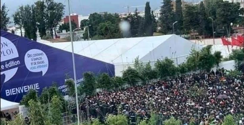 "طوفان" بشري بمعرض العمل بالقنيطرة يدحض إدعاءات العثماني وبنكيران
