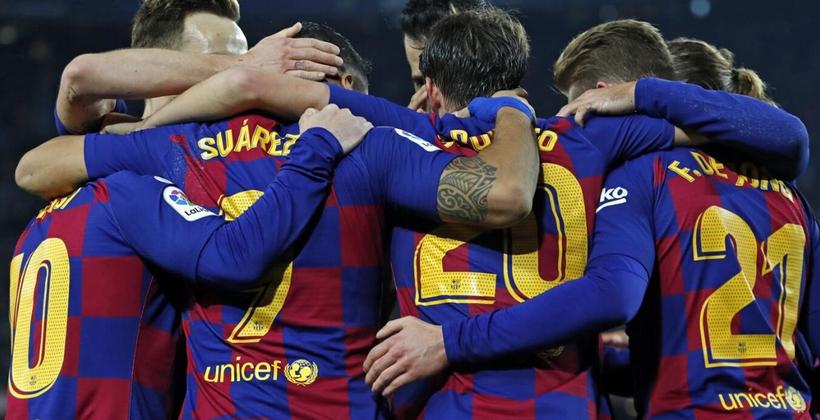 بدون البرغوث "ميسي".. التشكيلة الرسمية لقمة الإنتر ضد برشلونة في دوري أبطال أوروبا 