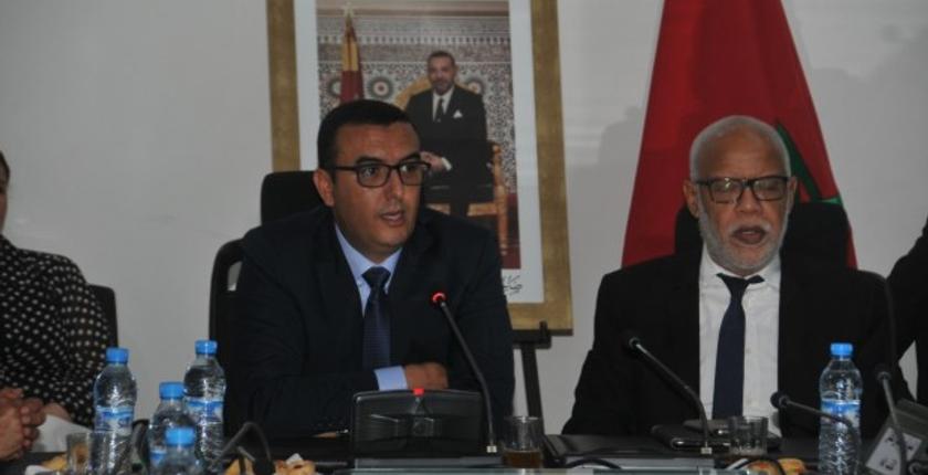 أمكراز يتدارك ما عجز عنه سلفه يتيم مع النقابات بشأن قانون الإضراب