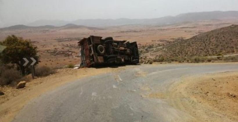 نجاة سياح أجانب من موت محقق بعد أن باغتتهم "زوابع" رملية