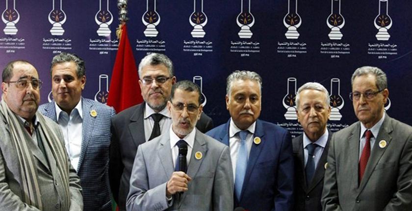 رغم التحكيم الملكي.. جدل "تيفيناغ" يفرق الأغلبية الحكومية