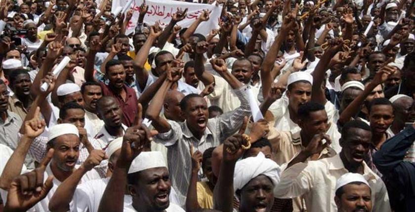 قوى سياسية سودانية تتحدى "البشير" وترتب لمظاهرات في "جمعة الحرية والتغيير"
