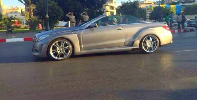 جلالة الملك يتعافى من مرضه .. ويتجول بدون بروتوكول في شوارع البيضاء
