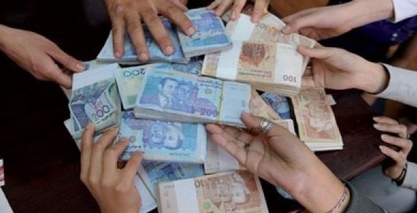 الصحف الوطنية...التحقيق في ثروات مشبوهة لمغاربة بـ 84 دولة...وسيارات أمزازي متهالكة