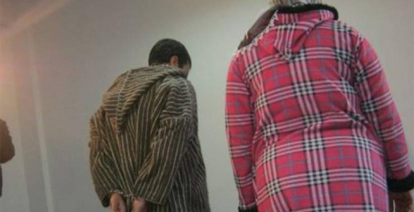  زوجان يغتصبان ثلاثينية بقنينة "بيرة".. والسبب صادم 