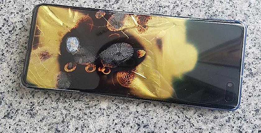 بالتفاصيل.. تسجيل أول حالة إحتراق لهاتف Galaxy S10..  وسامسونغ ترفض التعويض