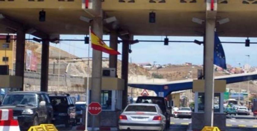 جمارك "باب سبتة" تحبط تهريب 39 ألف أورو من العملة الصعبة