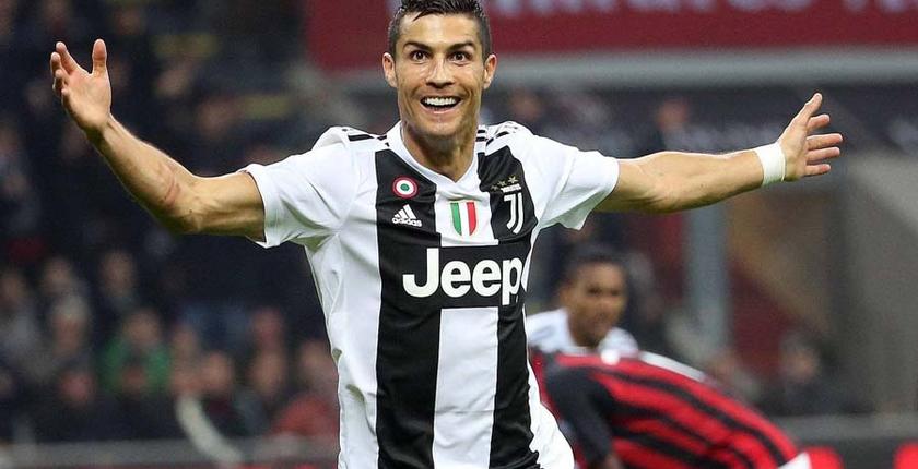 الدون "رونالدو" أفضل لاعب في الدوري الإيطالي