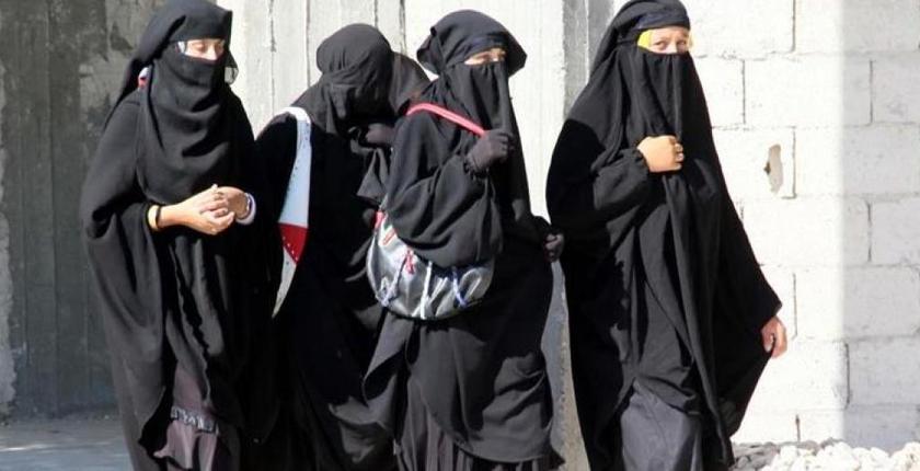 آخر  "فتاوى" داعش.. خروج النساء في نهار رمضان يبطل صيام الرجال