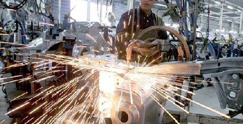 Industrie: les prix à la production en baisse de 0,2% en avril