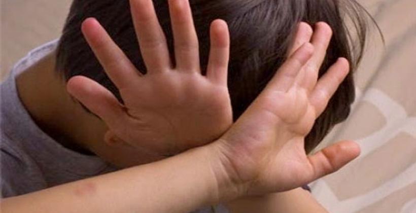 أمن طنجة يحقق مع مواطن إسباني متهم بالنصب والاحتيال  واستدراج طفل قاصر والتغرير به