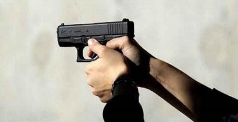 شرطي فاسي يستعمل سلاحه الوظيفي لتوقيف "سكران" هاجمه بـ"فأس"