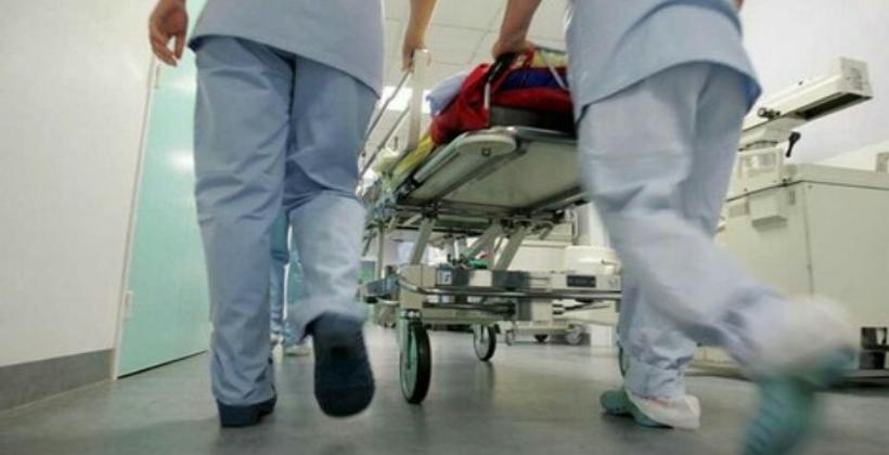 مول "كسكروطات" يرشق عون سلطة بـ"الهريسة" ويرسله للمستعجلات بأكادير