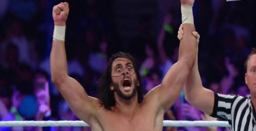 بالفيديو.. سعودي يهزم 50 مصارعا ويفوز في أكبر نزال بتاريخ "WWE"