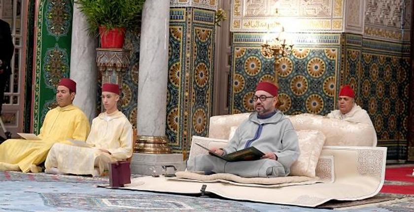 أمير المؤمنين يترأس الدرس السابع من سلسلة الدروس الحسنية الرمضانية