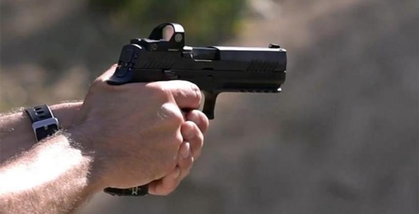 ضابط شرطة بالبيضاء يشهر سلاحه لتوقيف شخص يشتبه في تورطه في حيازة وترويج المخدرات