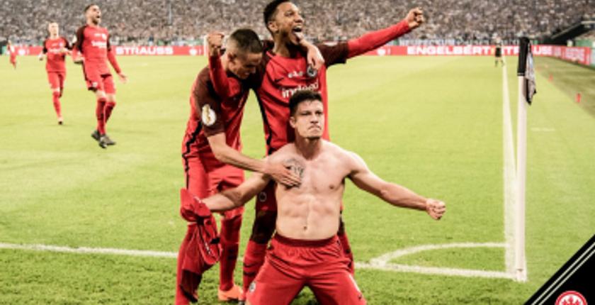 إينتراخت فرانكفورت يهزم شالكه ويتأهل لنهائي كأس ألمانيا