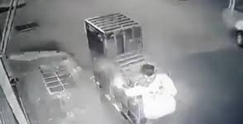 البيضاء..الأمن يحدد هوية  شخص أضرم  النار عمدا بالشارع العام في ظرف ساعات 
