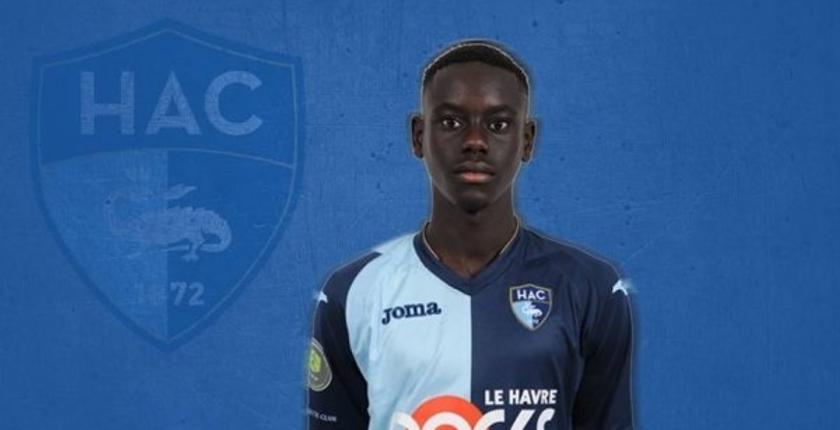 وفاة لاعب لوهافر عن عمر 18 عاما