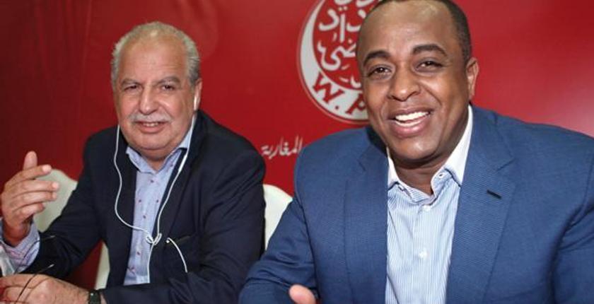 انتقادات لاذعة  لأكرم بسبب حجزه على الحساب البنكي للوداد