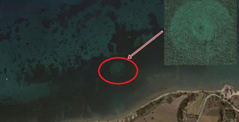بالفيديو.. خرائط Google Earth ترصد كائنا غريبا قبالة سواحل اليونان